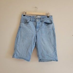 Levis Womens Classic Bermuda Shorts Light Wash Size 28 Stretch Preppy Modest